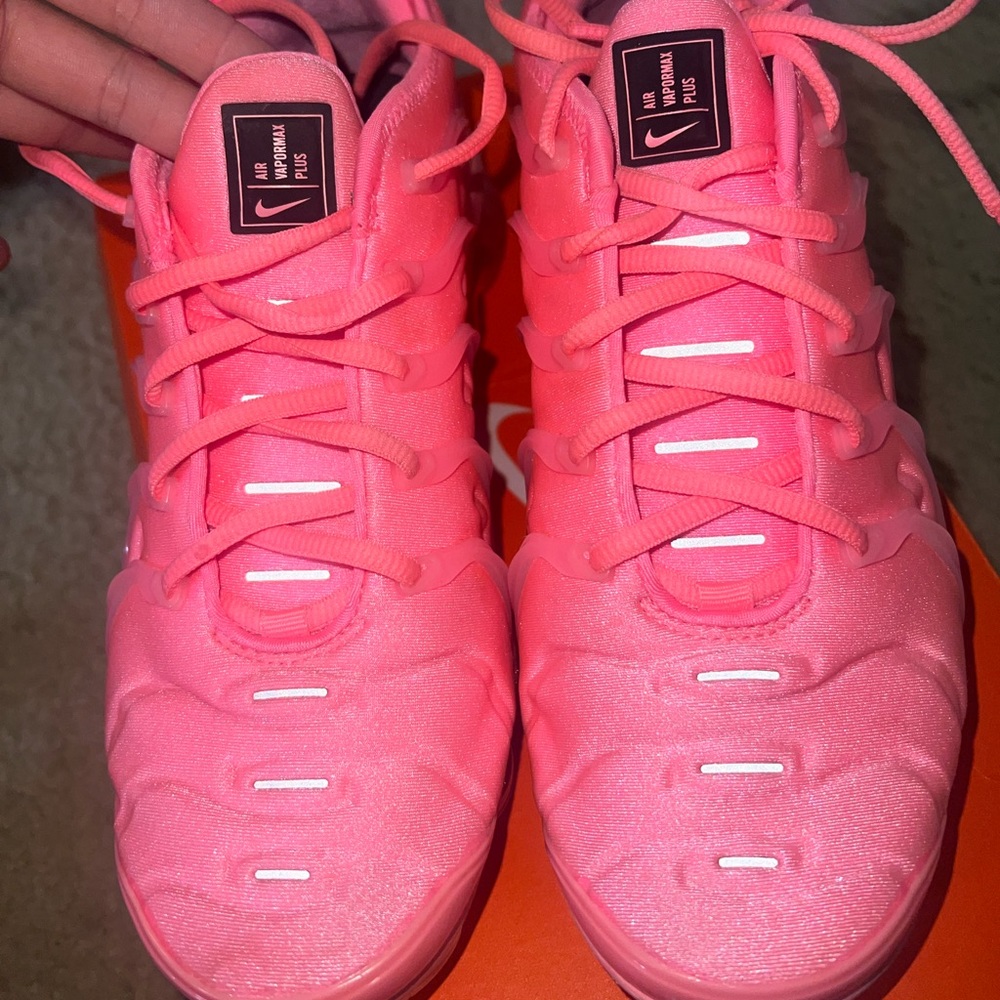 Bubblegum , neon pink vapormax. Worn a bit but still in good condition